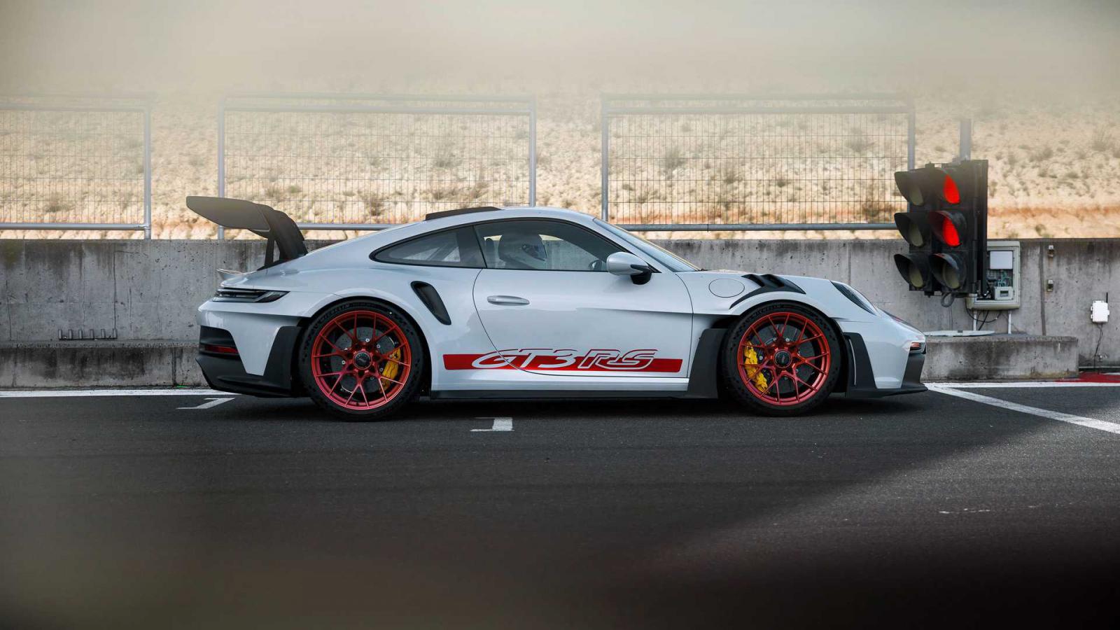 Πρεμιέρα με 525 ίππους για τη νέα Porsche 911 GT3 RS